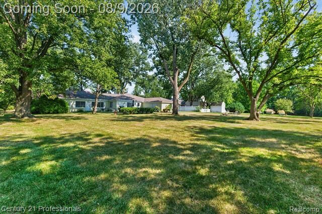 Property Photo:  3425 McClure Drive  MI 48084 