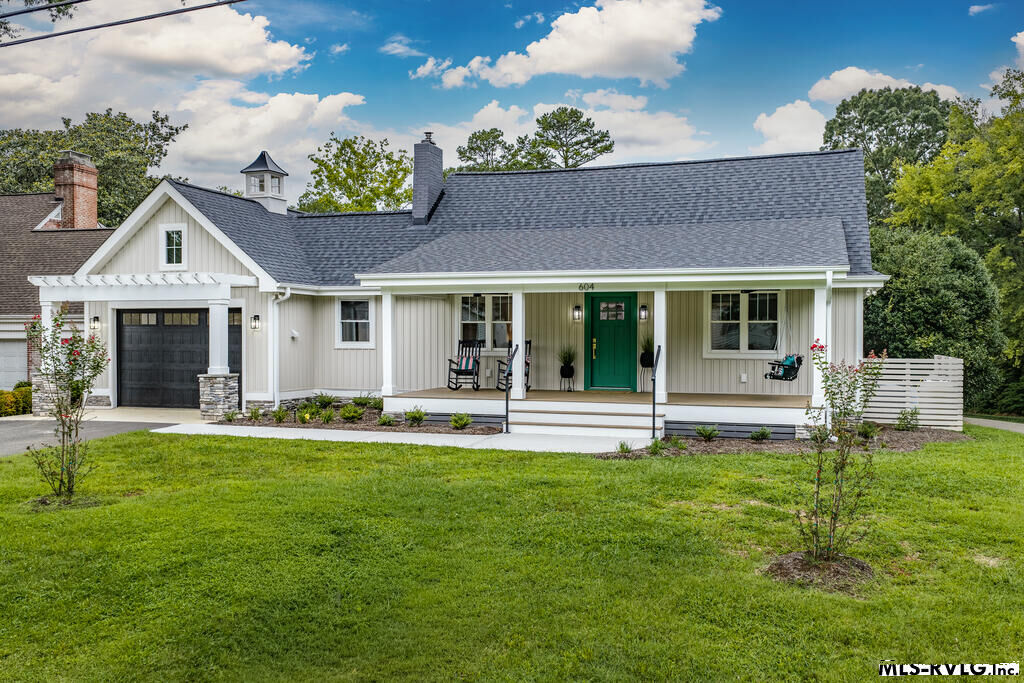 Property Photo:  604 Rose Hill Ave  VA 23927 