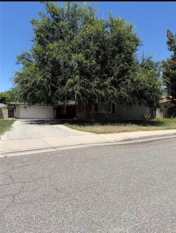 Property Photo: 3267 Mulberry CA 93301
