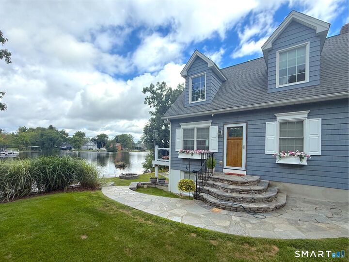 Property Photo:  100 North Street  CT 06716 