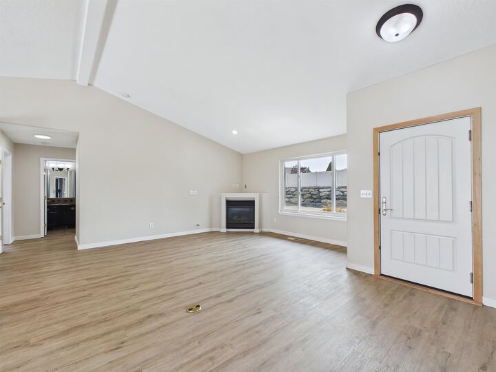 Property Photo: 8418 E Bull Pine Ln WA 99217