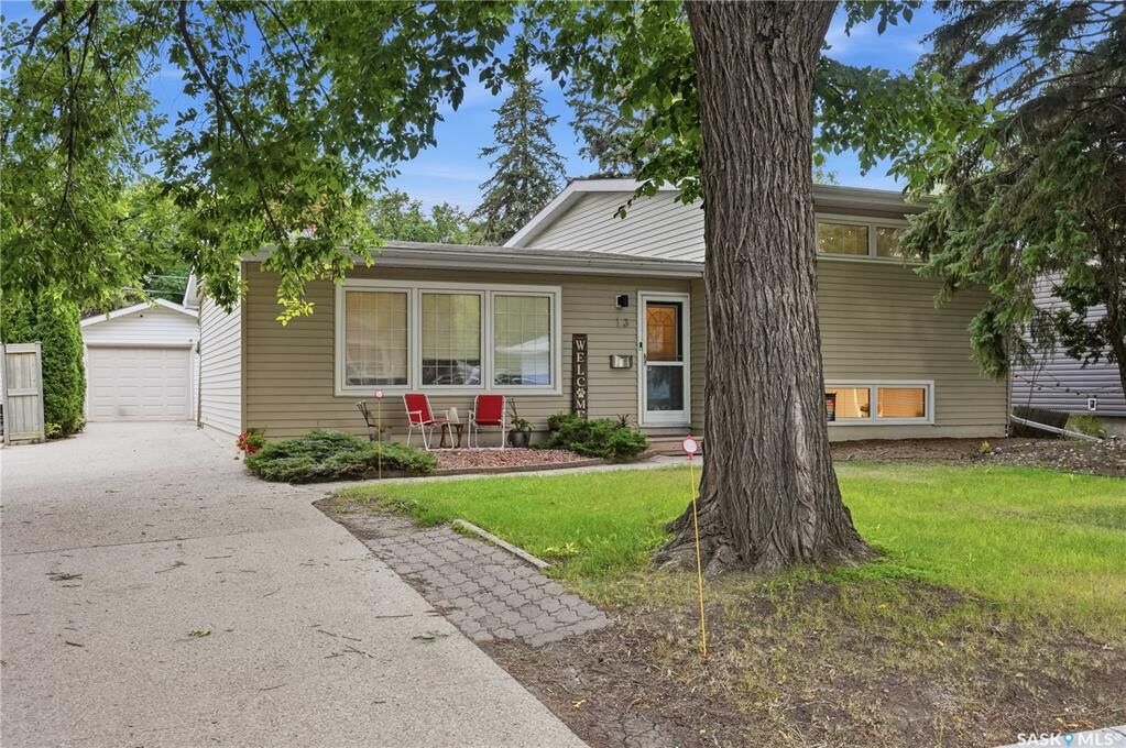 Property Photo: 13 Anderson Avenue SK S4S 4R3
