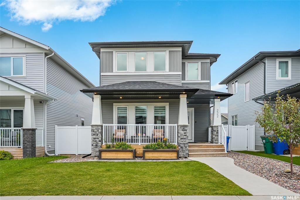 Property Photo:  222 Dubois Crescent Cres  SK S7V 0R3 