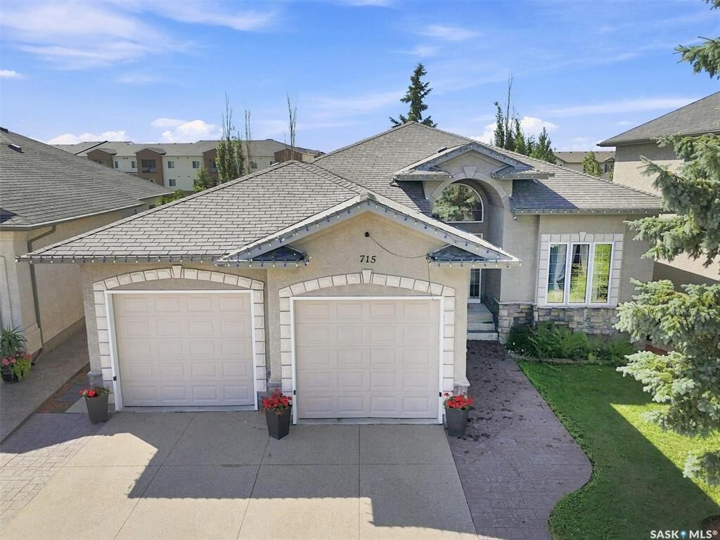 Property Photo: 715 Bellmont Court SK S7V 1K7