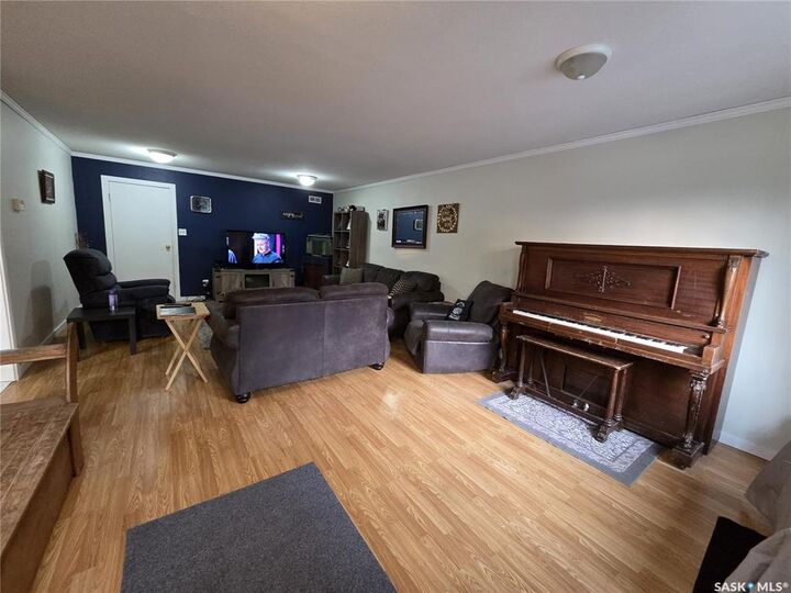 Property Photo:  258 Second Street NE  SK S0A 4J0 