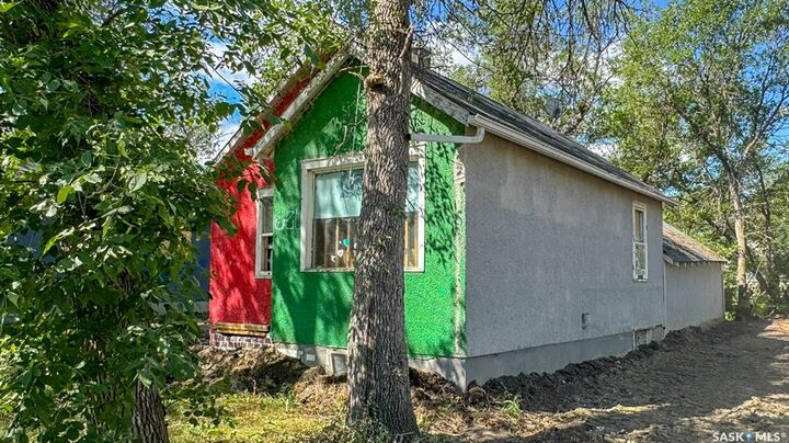 Property Photo: 1024 Athol Street SK S4T 3B9