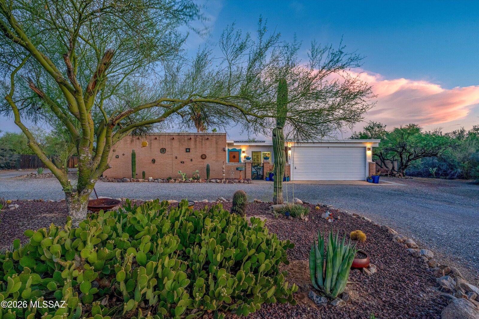 Property Photo:  1585 W Sage Street  AZ 85704 