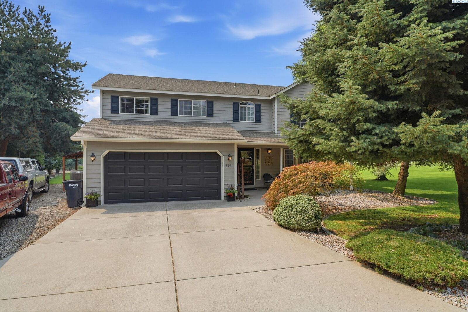 Property Photo:  3701 Mount Baker Ct  WA 99353 