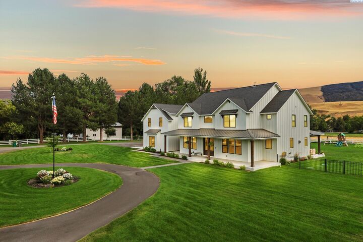 Property Photo: 88580 W 119 Pr NW WA 99350