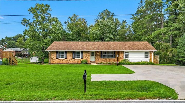 Property Photo: 289 Welcome Home Ch Road NC 28659