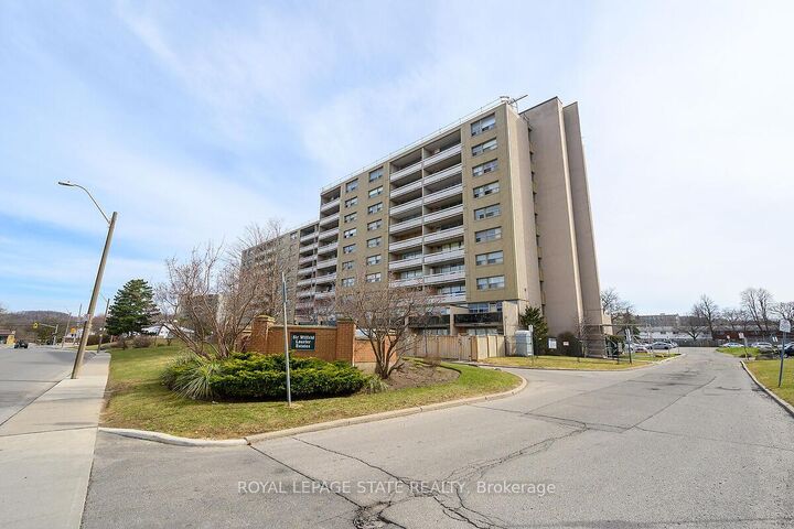 15 Albright Road 811 — photo 1