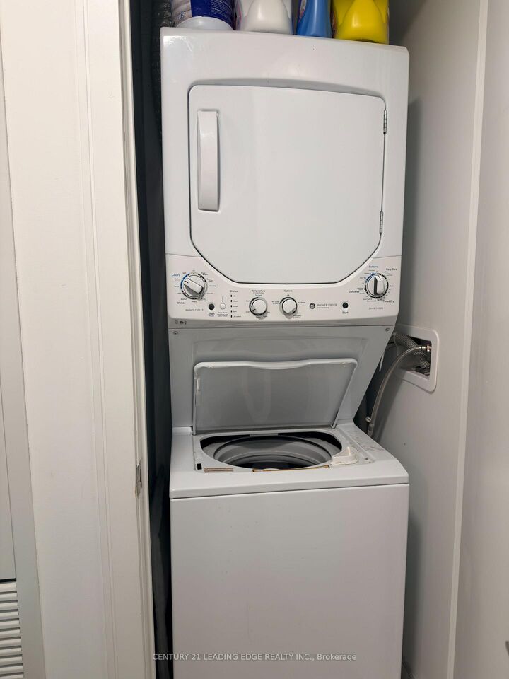 Property Photo: 86 Dundas Street E 1610 ON L5A 1W4