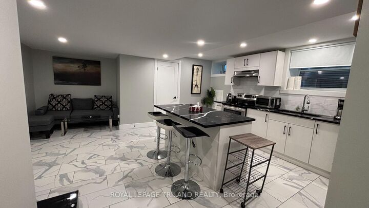 Property Photo: 325 George Street 4 ON N5L 1C5
