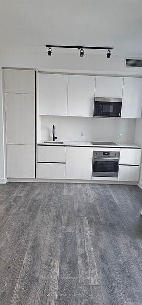 Property Photo: 108 Peter Street 2302 ON M5V 2G7