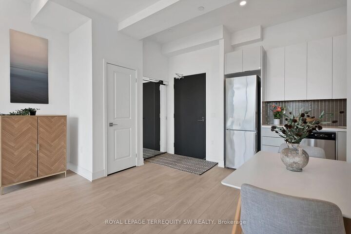 Property Photo:  2916 Highway 7 N/A 515  ON L4K 0K6 