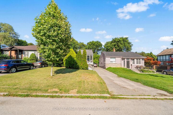 Property Photo: 27 Eastville Avenue ON M1M 2N6