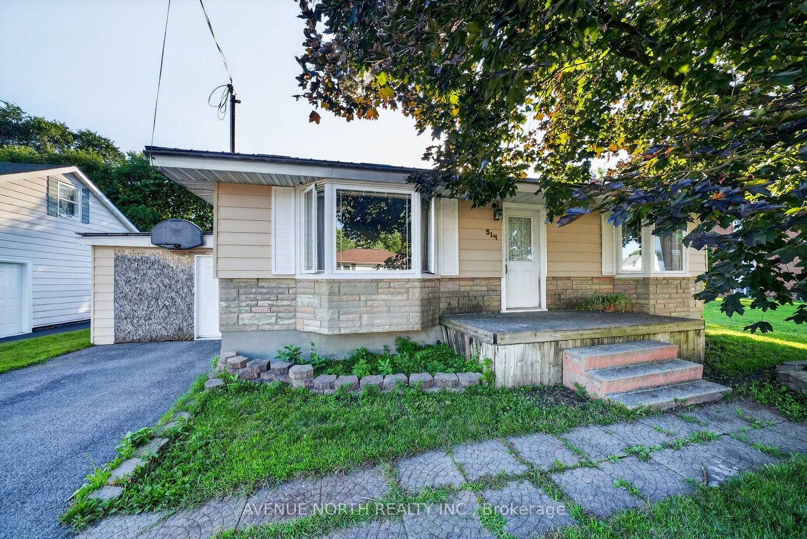 Property Photo: 514 Rivier Place ON K6J 4B2