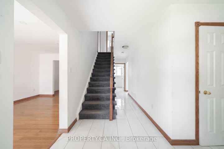 Photo de la propriété: 51 Leggott Avenue ON L4N 8B1