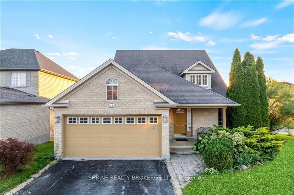 Property Photo:  1841 Foxwood Avenue Upper  ON N6G 0C4 