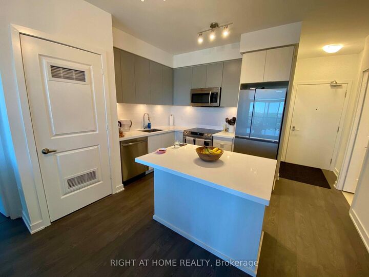 Property Photo:  4699 Glen Erin Drive E  ON L5M 2E5 