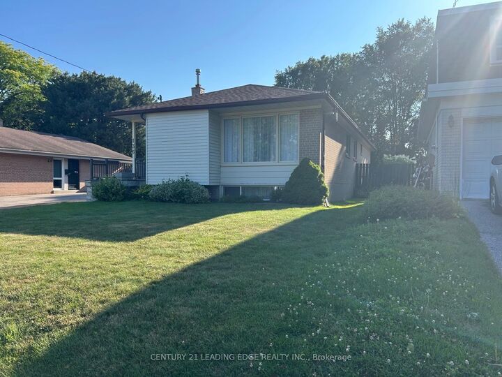 Property Photo: 136 Morningside Avenue ON M1E 3C5