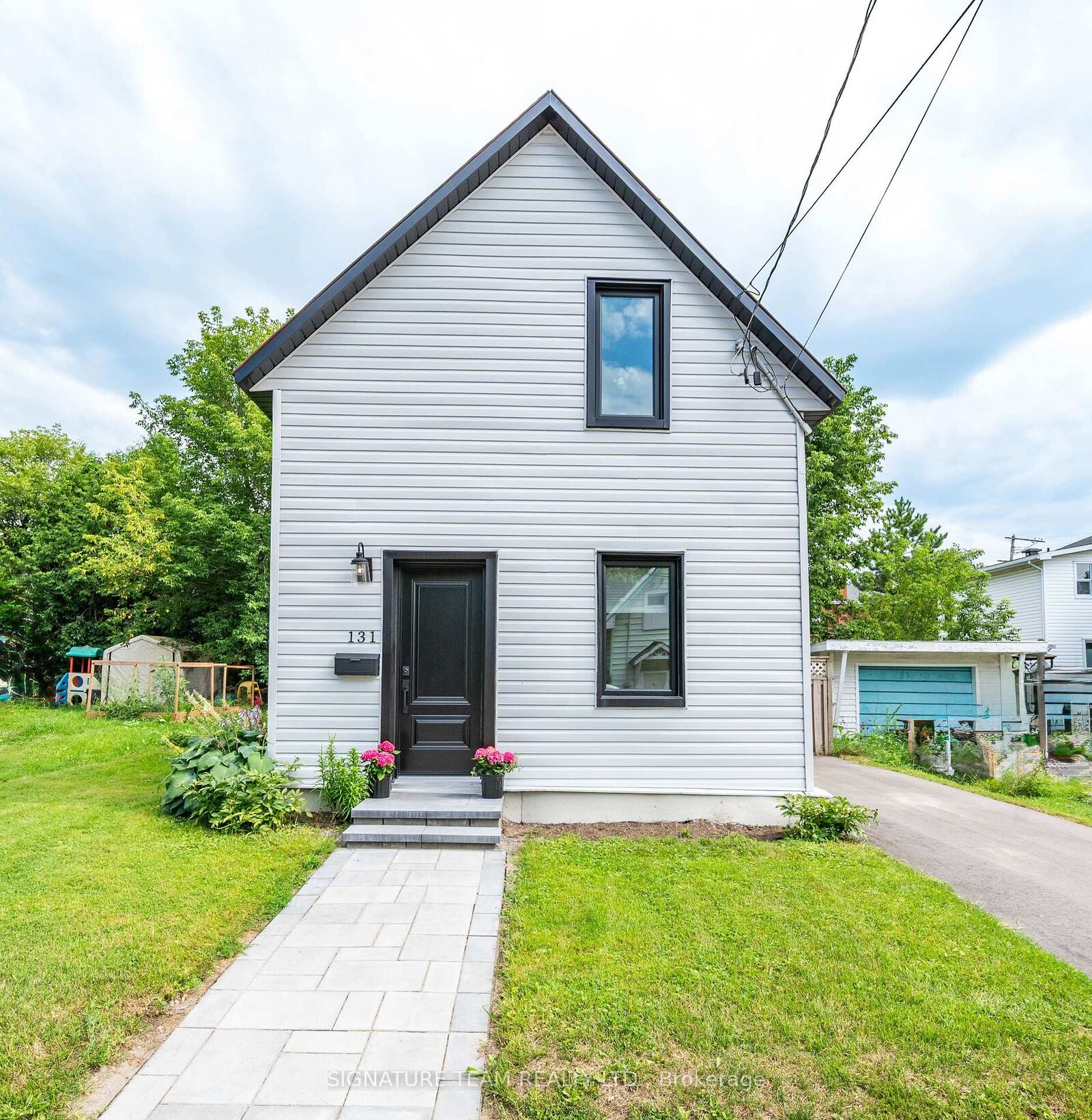 Property Photo: 131 Patrick Avenue ON K7V 3H3