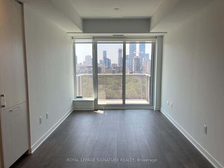 Property Photo: 10 Oak Street 1407 ON M5A 0Z1