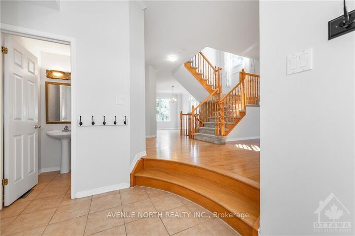 Photo de la propriété:  2370 Le Ruisseau Circle  ON K1W 1K8 