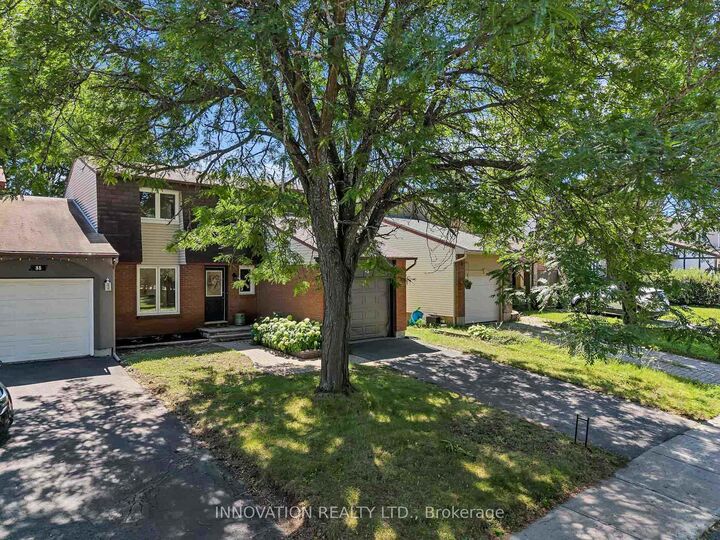 Property Photo: 33 Exeter Drive ON K2J 1Z9