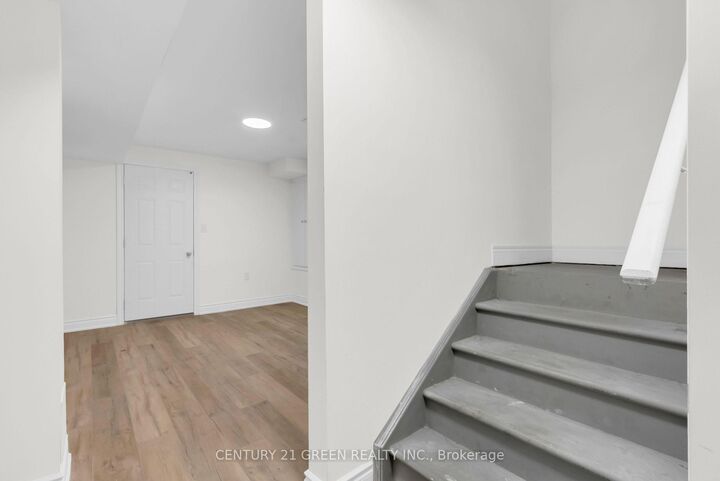 Property Photo: 64 Coldwell Bay Circle ON L4H 5E9