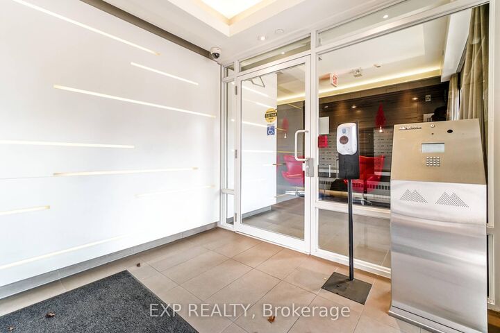 Property Photo: 5005 Harvard Road 207 ON L5M 0W5