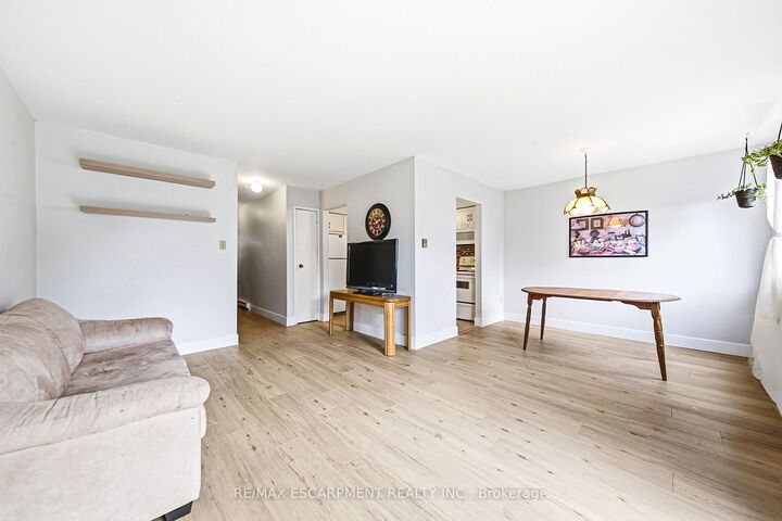 Property Photo: 564 Sheraton Road 14 ON L7L 4B2