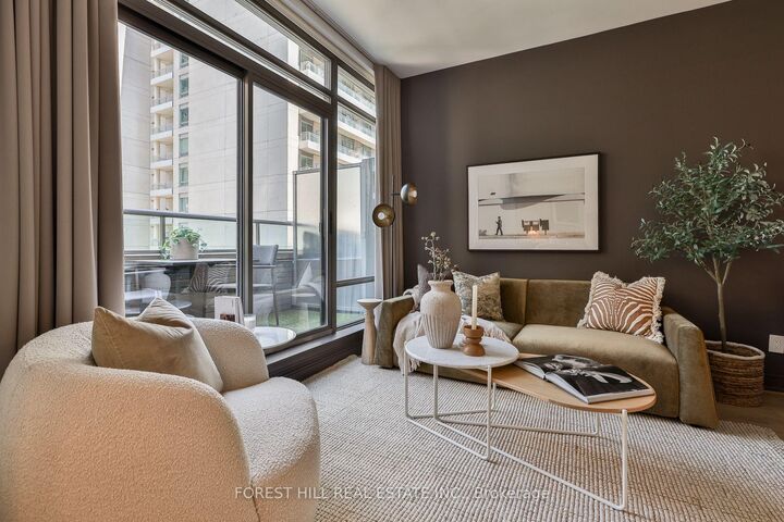 Photo de la propriété: 21 Scollard Street 512 ON M5R 1G1