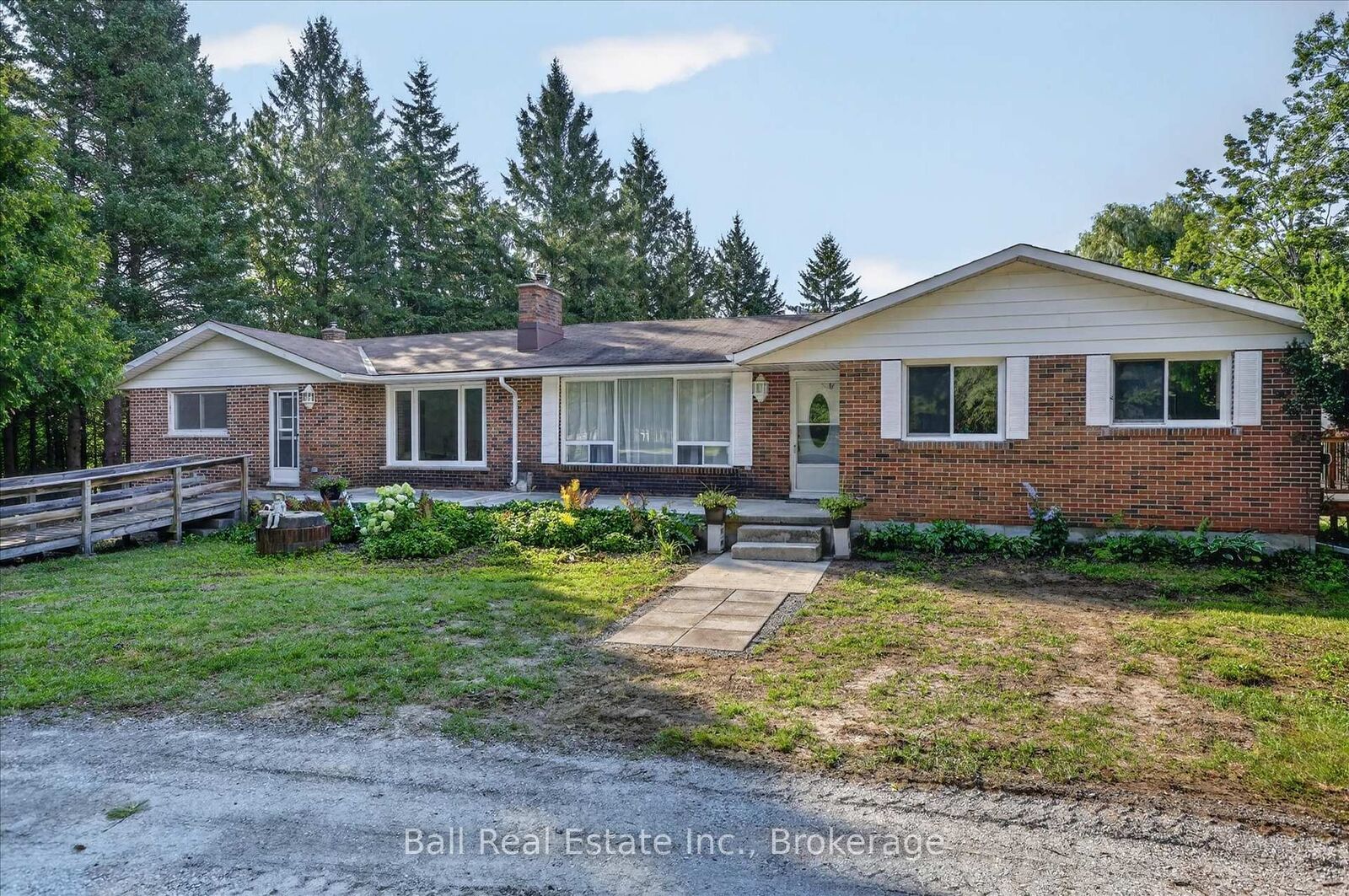 Property Photo: 751 Ford Crescent ON L0A 1C0