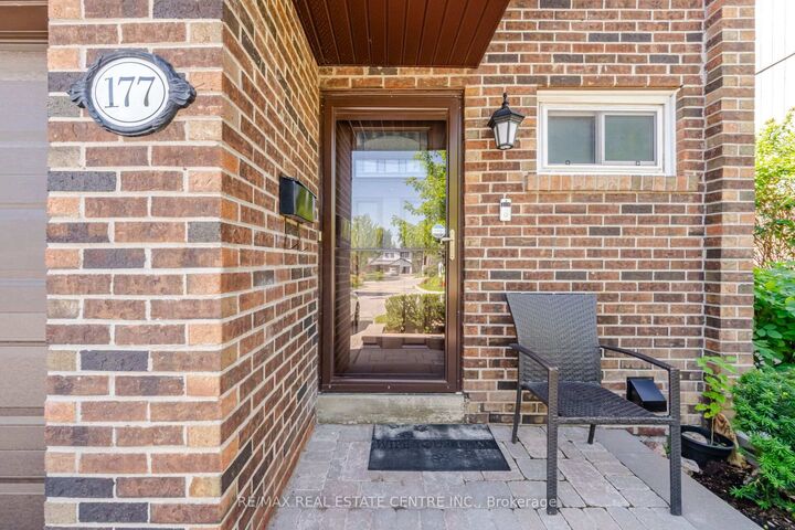 Photo de la propriété:  1951 Rathburn Road N 177  ON L4W 2N9 