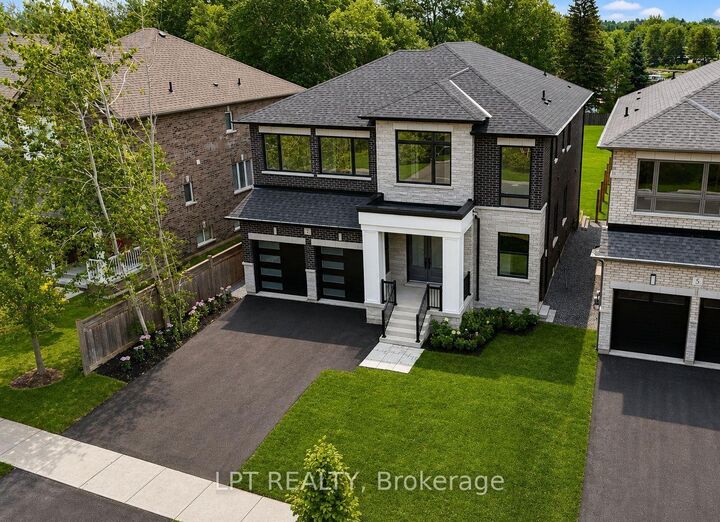 Property Photo: 7 Richmond Park Drive ON L4P 0H2