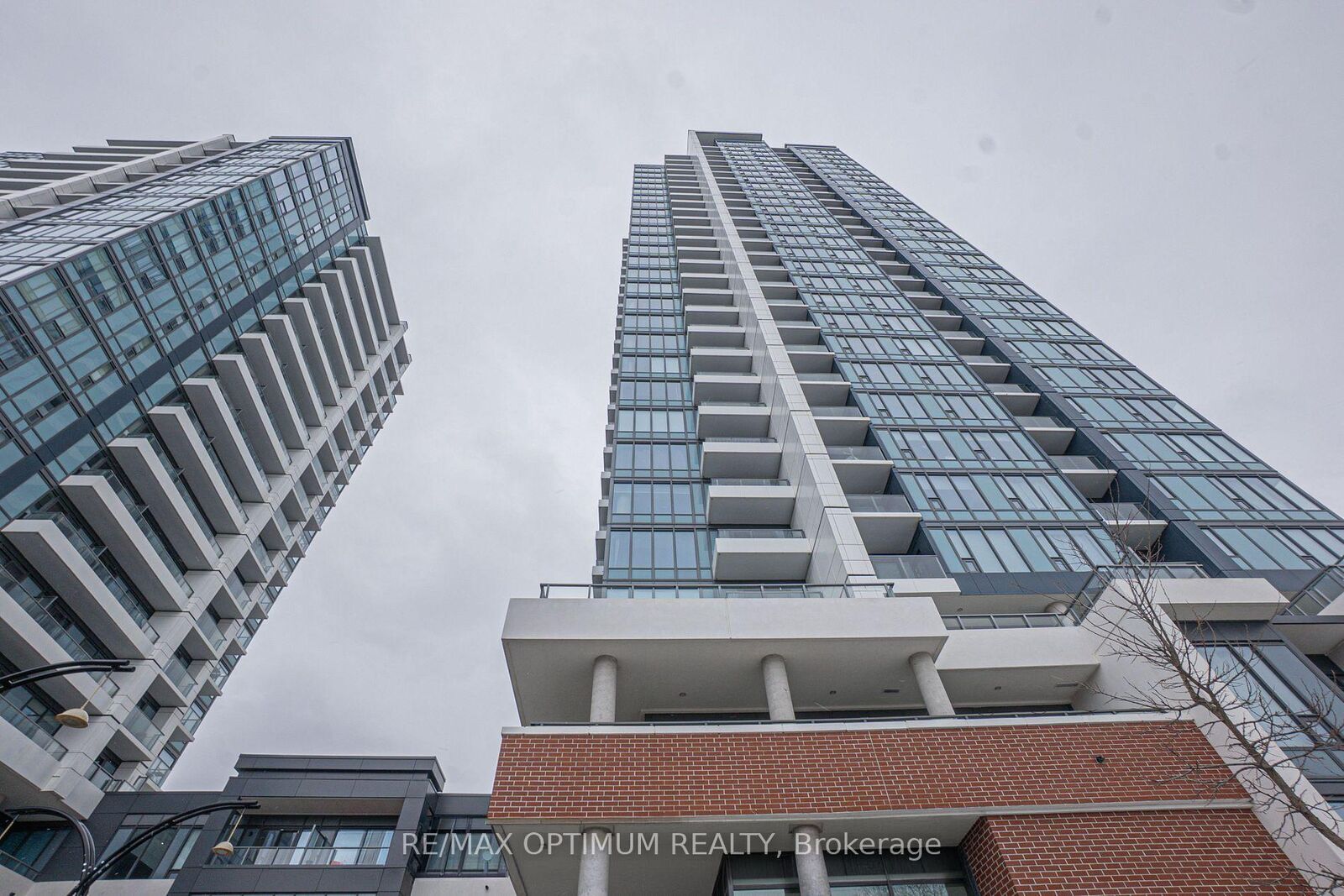 Property Photo: 15 Wellington Street 603 ON N2G 0E4