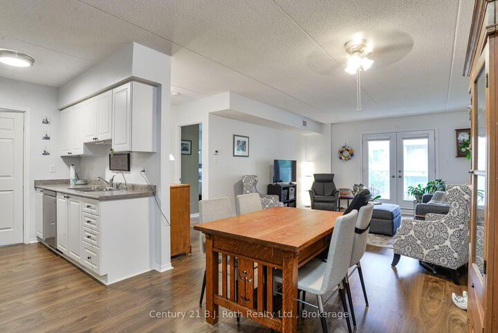Property Photo: 125 Bond Street 207 ON L3V 1J7