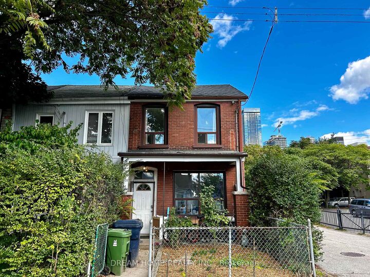 Property Photo: 107 Huron St Street ON M5T 2A9