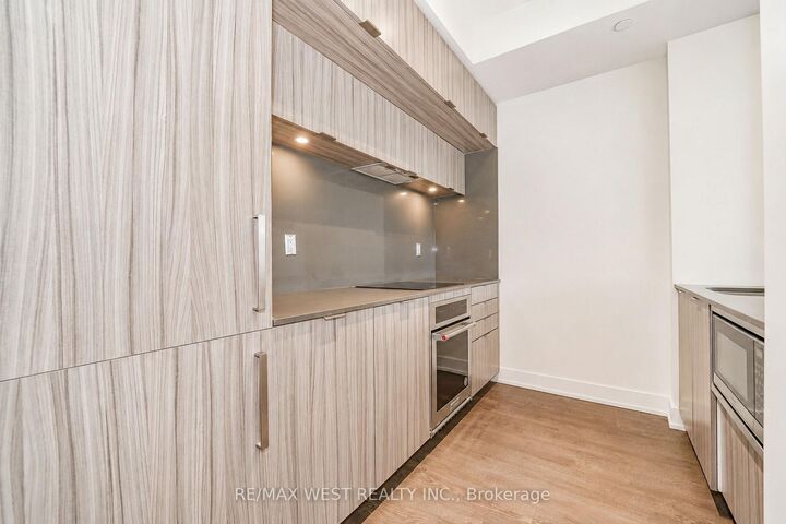 Property Photo: 80 Vanauley Street 203 ON M5T 0C9