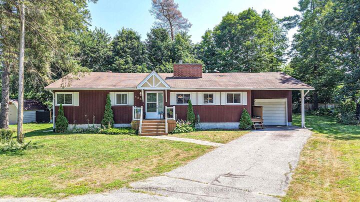 Photo de la propriété: 180 Lofty Pines Crescent ON P1P 1M6