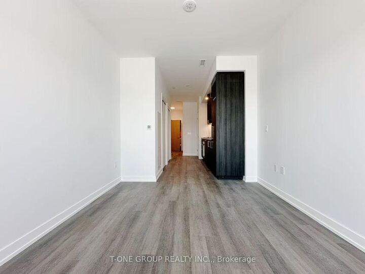 Property Photo: 5 Meadowdale Road 307 ON L4K 0C7