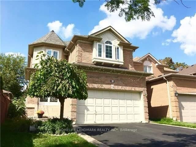 Property Photo:  82 Canyon Hill Avenue  ON L4C 0E1 
