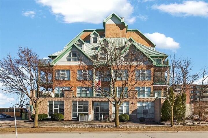 Property Photo: 19 Lake Avenue S 303 ON L8G 2V1