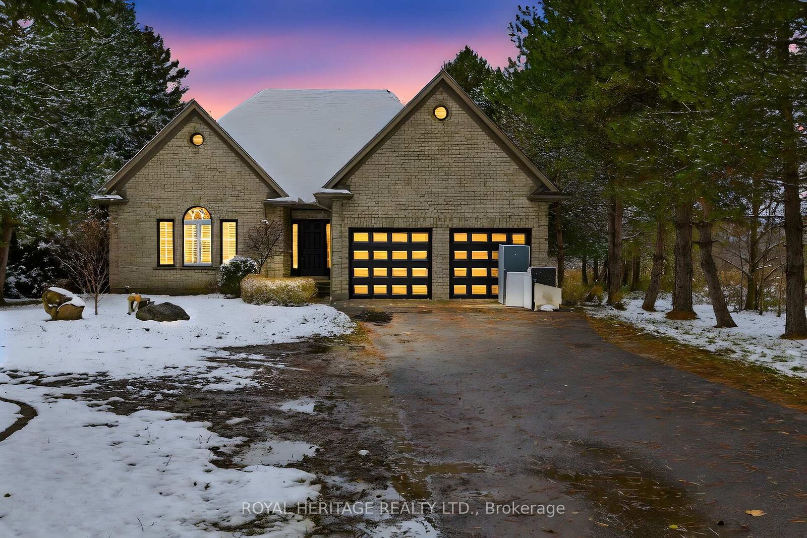 Property Photo: 1401 Westdel Bourne Street W ON N6K 4R1