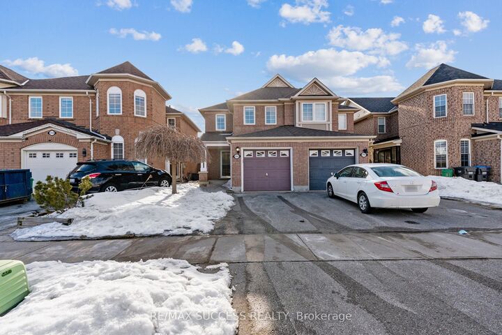 Property Photo: 3752 Milkwood Crescent ON L5N 8H3