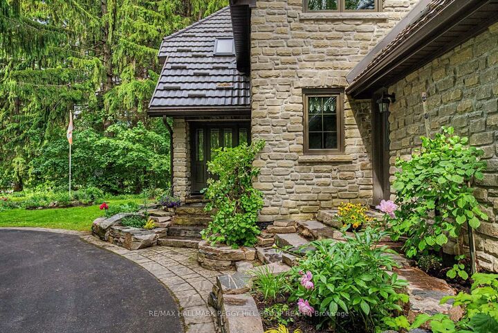 Property Photo:  26 Cathedral Pines Road  ON L4M 4Y8 