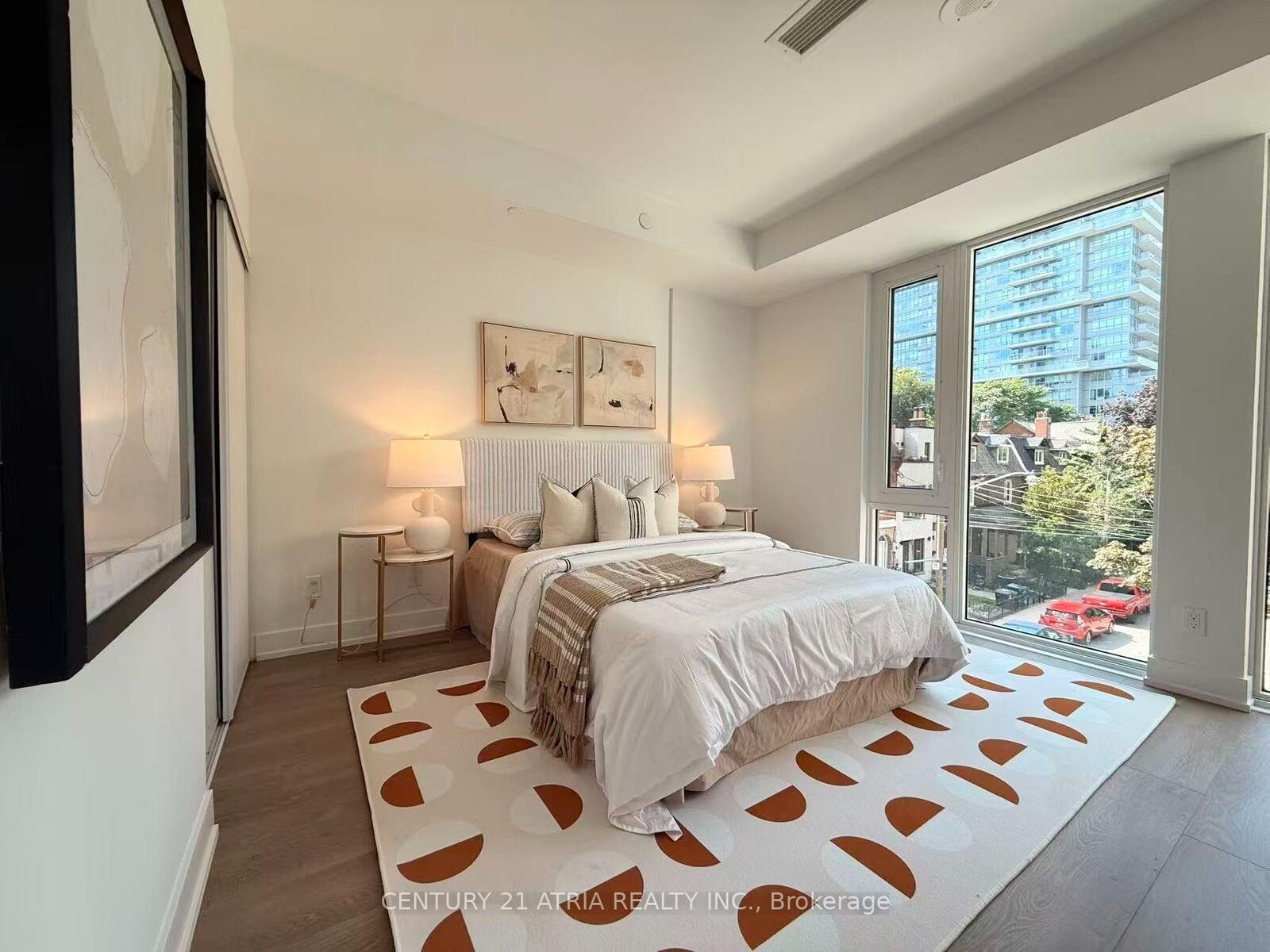 Property Photo: 308 Jarvis Street 103 ON M5B 0E3