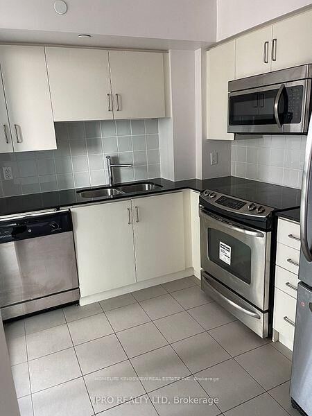Photo de la propriété:  215 Sherway Gardens Road 507  ON M9C 0A4 