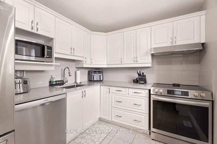 Property Photo: 1699E Lamoureux Drive ON K1E 2N3